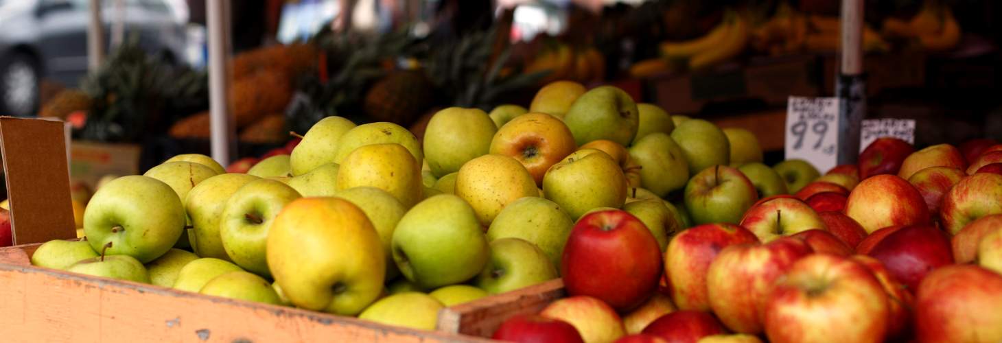 Apples in fruit stand