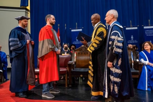 Ilya Sutskever receives U of T honorary degree on stage