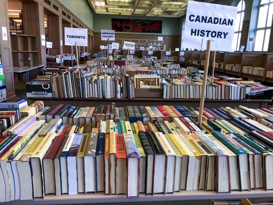 Tables of books for the UC Booksale