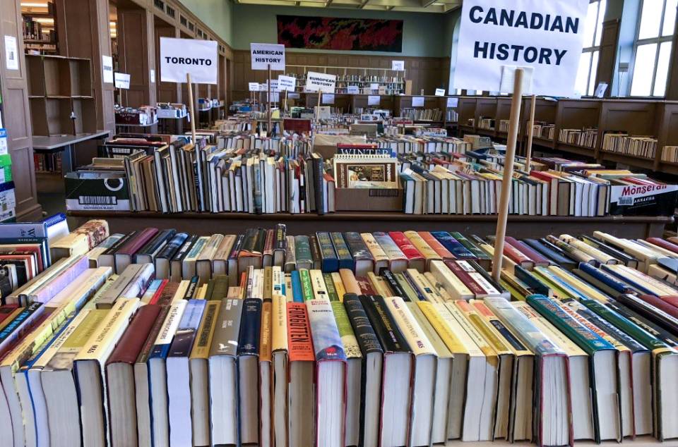 Tables of books for the UC Booksale