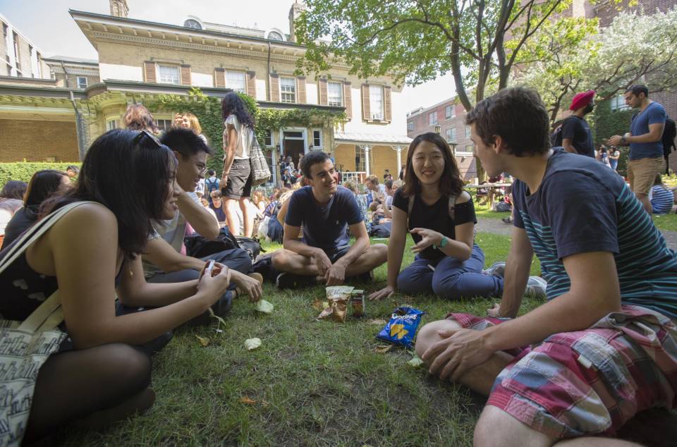 Studnets attending the International Students' Lunch 