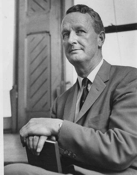 Moffatt St. Andrew Woodside, seated