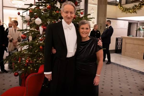 Geoffrey Hinton poses with Ulrika Gustafsson