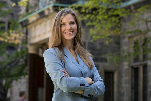 Headshot of Young Alumna of Influence 2021 Dr. Natalie J. Galant