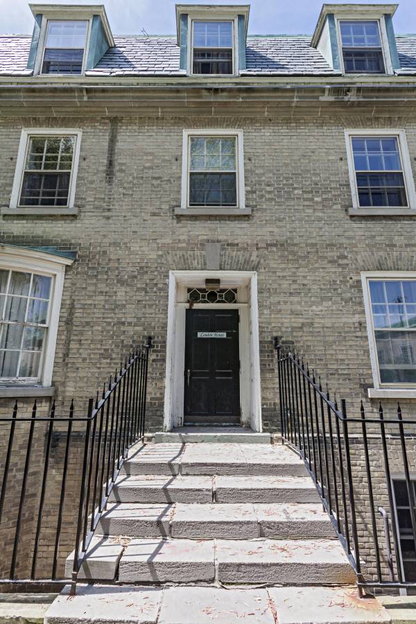 Steps and exterior door to Sir Dans residence