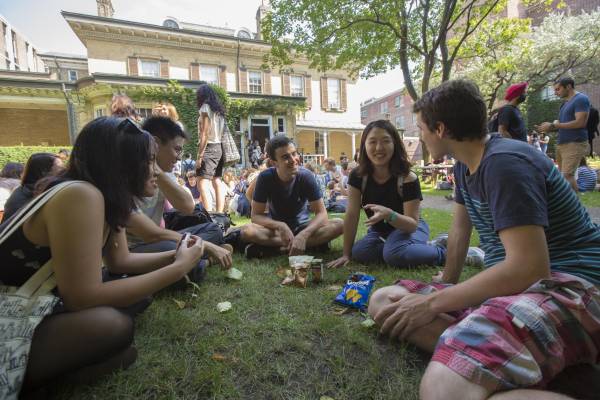 Studnets attending the International Students' Lunch