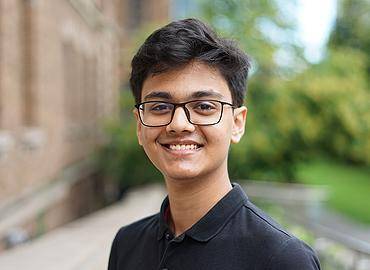 Headshot of Varun Lodaya
