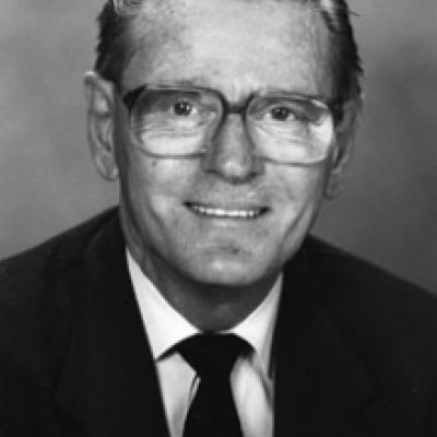 Dr. H. Ian Macdonald